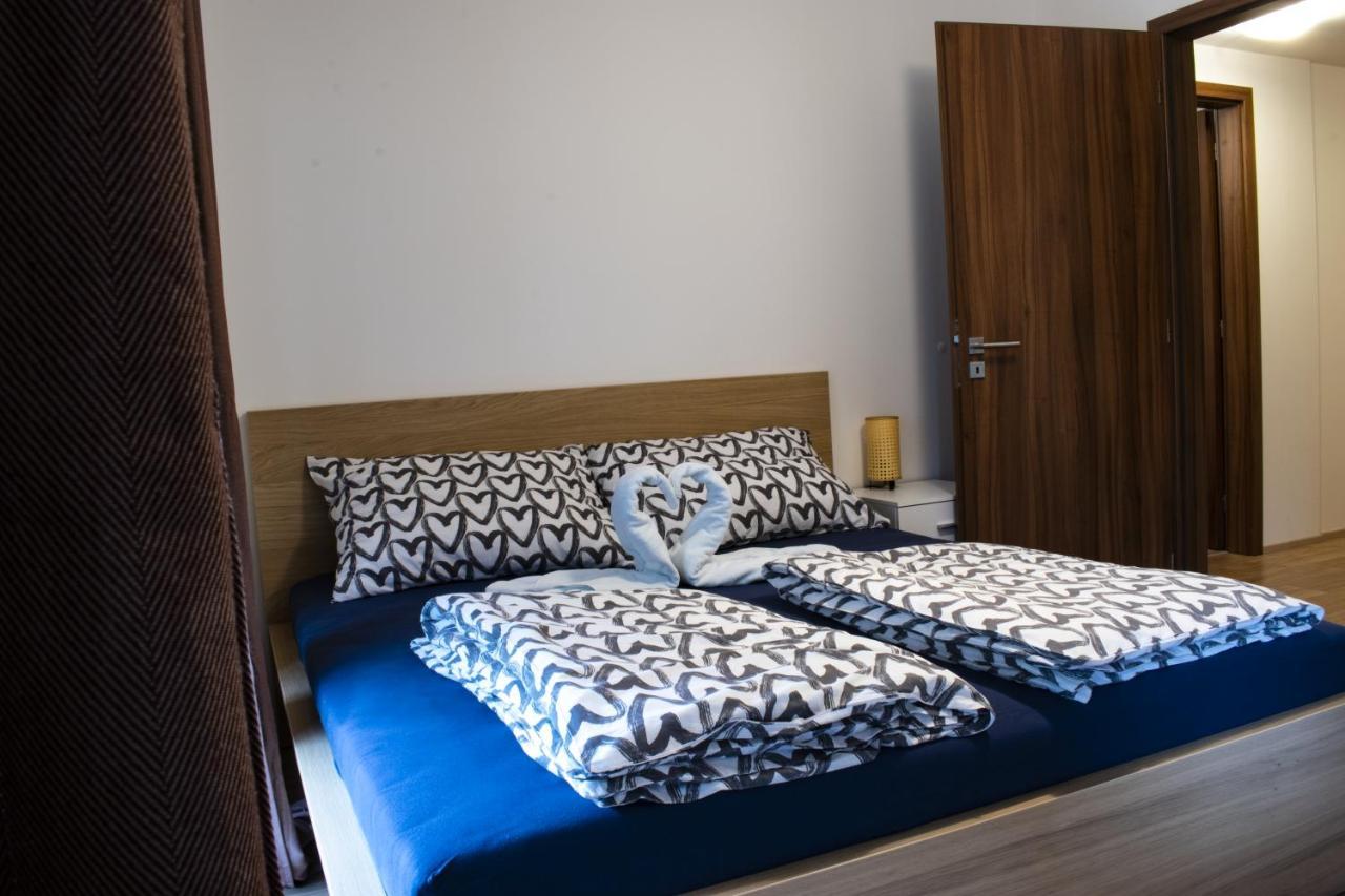 Central Prague Vitkov - Free Parking Екстер'єр фото