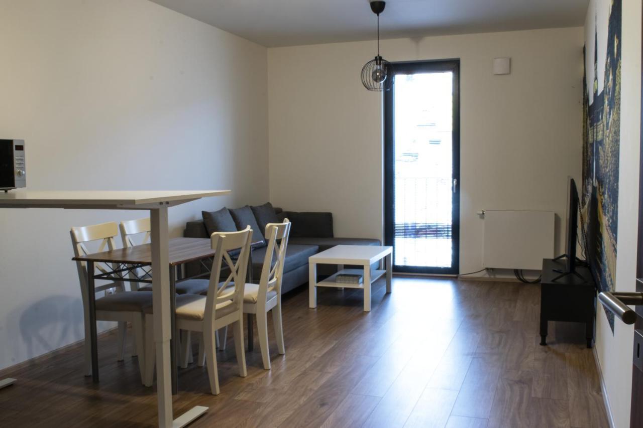Central Prague Vitkov - Free Parking Екстер'єр фото