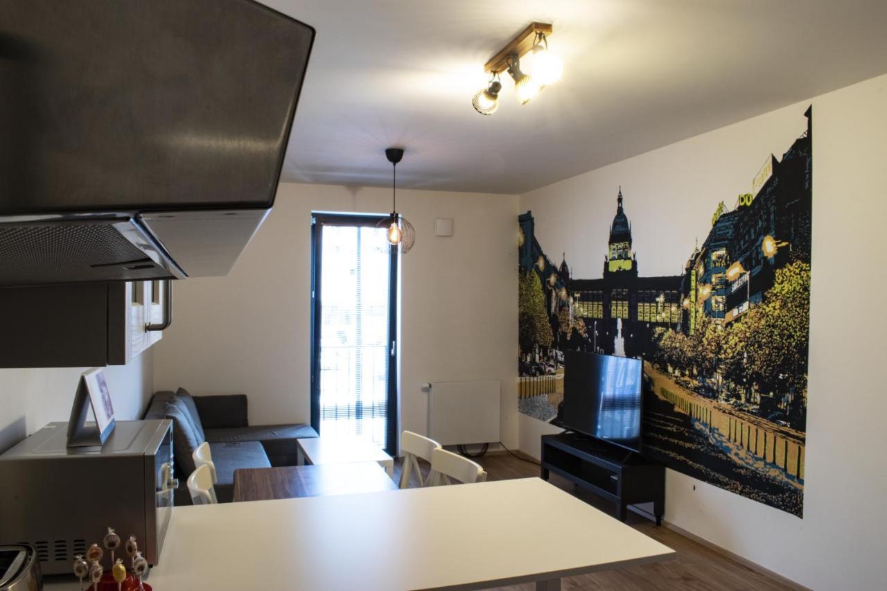 Central Prague Vitkov - Free Parking Екстер'єр фото
